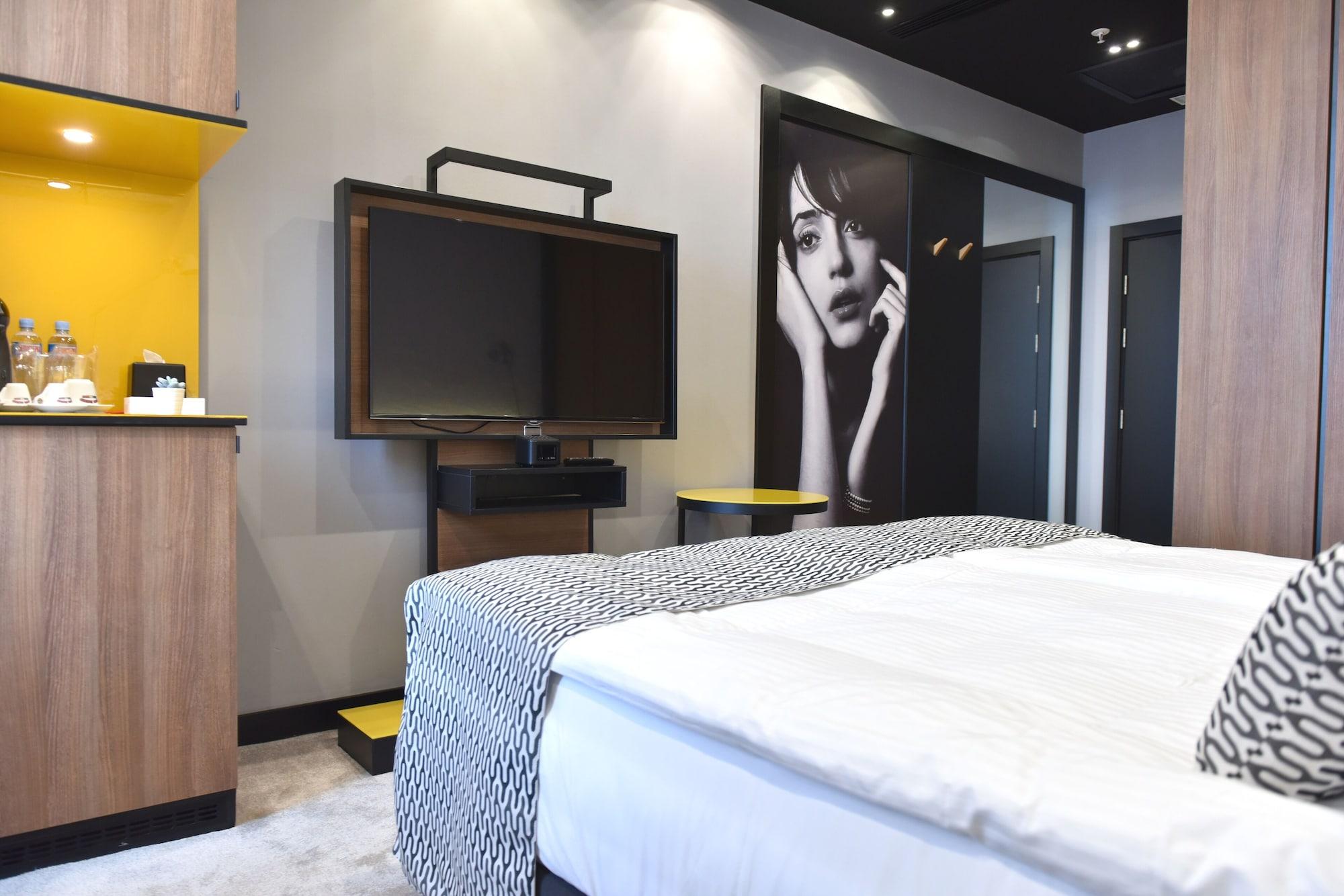 Hotel Panoramika Design & Spa Скопие Екстериор снимка