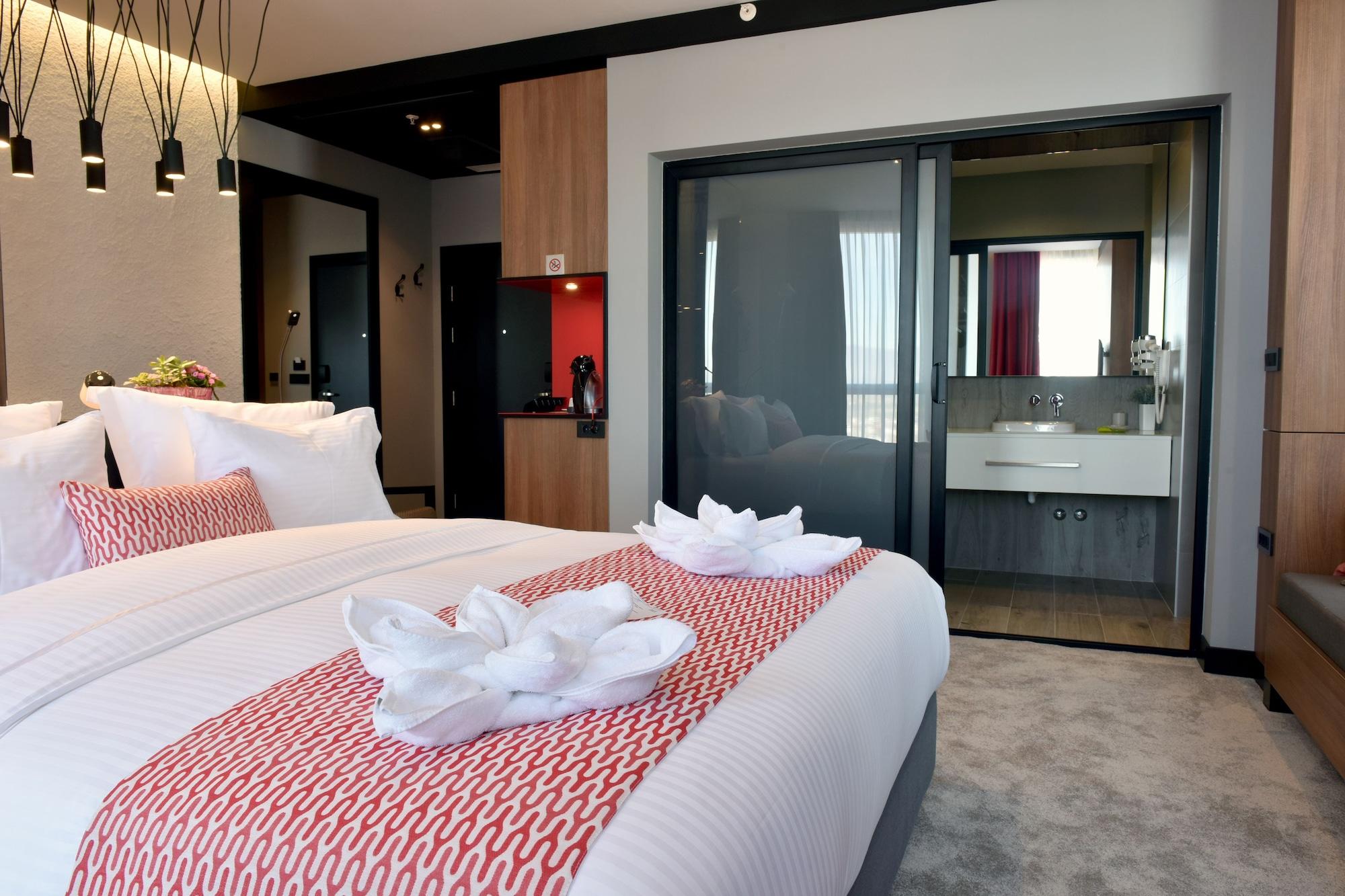 Hotel Panoramika Design & Spa Скопие Екстериор снимка