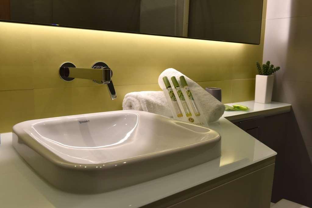 Hotel Panoramika Design & Spa Скопие Стая снимка