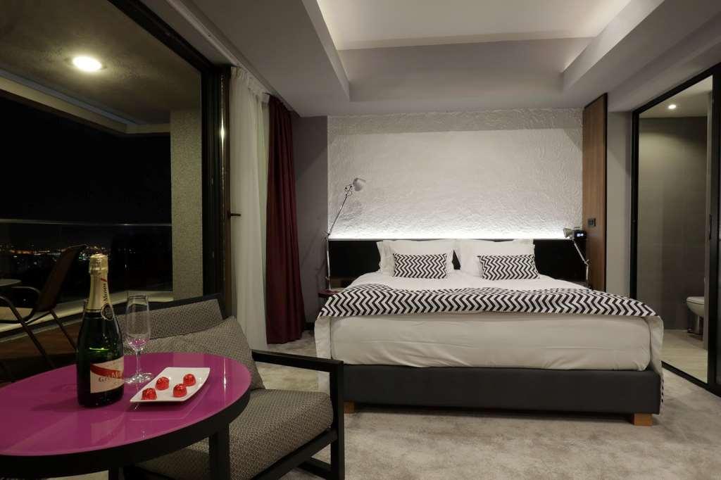 Hotel Panoramika Design & Spa Скопие Стая снимка