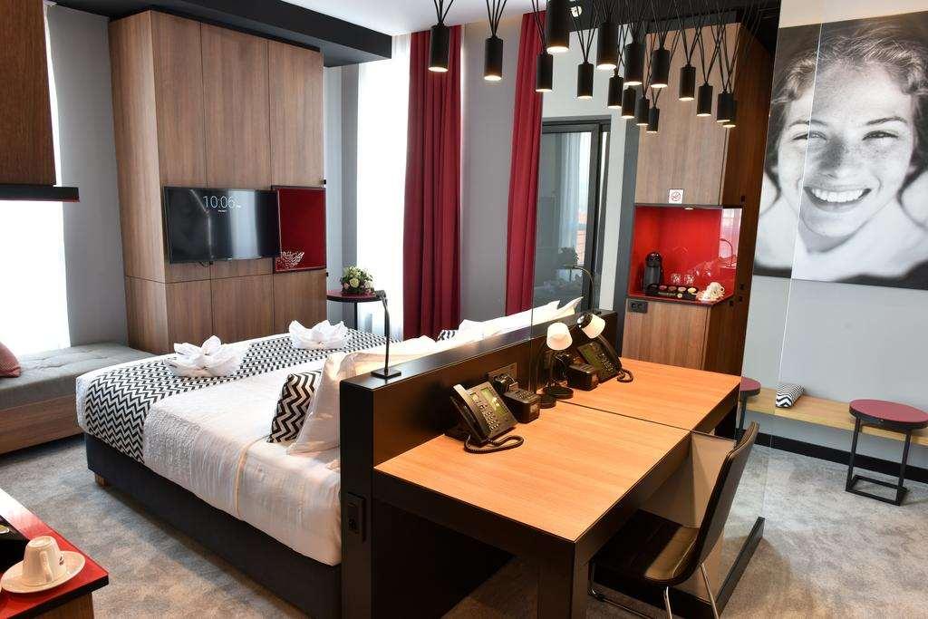 Hotel Panoramika Design & Spa Скопие Стая снимка